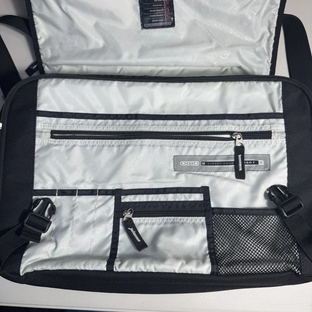 Ogio Street Laptop Messenger Bag Black Nylon Padded #03507